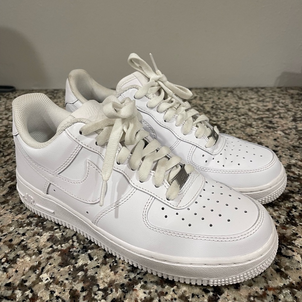 Nike Air Force 1 - Women’s 9